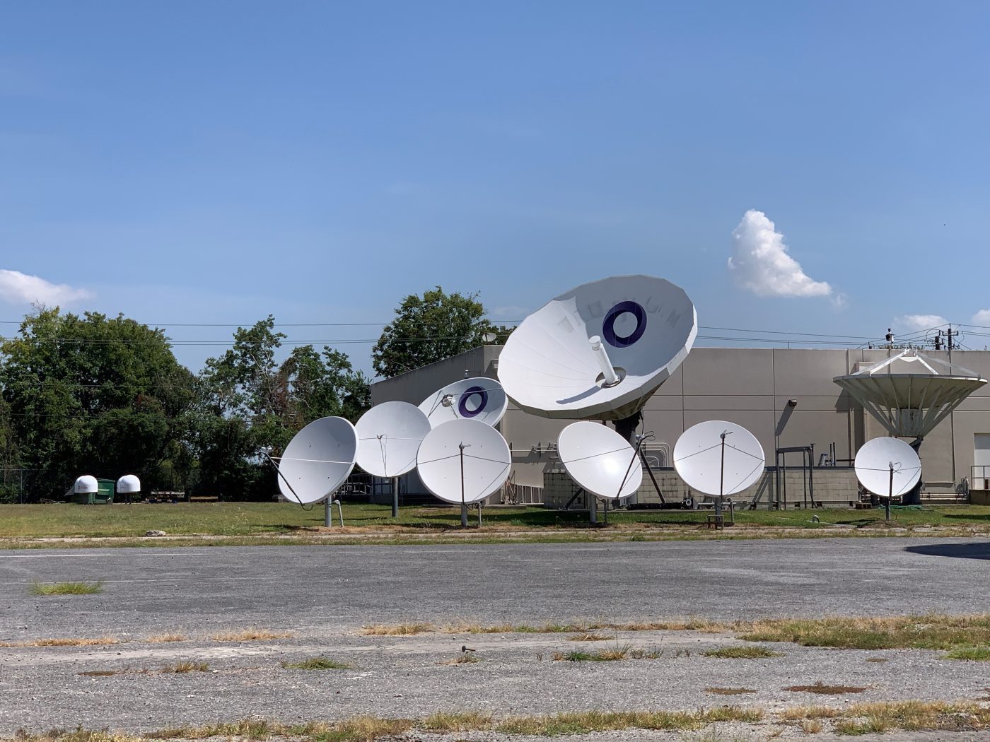 OneWeb-Tech.-Antenna-2-Houston-scaled