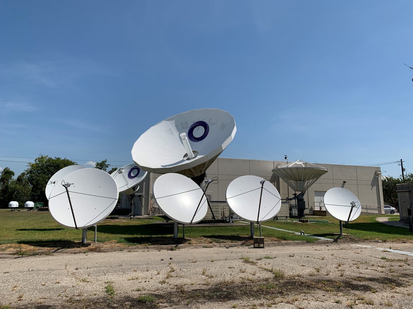 OneWeb-Tech.-Antenna-4-Houston-scaled
